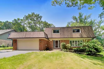 10S324 Hampshire Lane, Willowbrook, IL 60527 - Photo 1