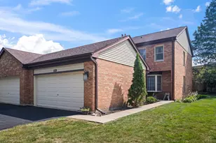 1566 N Windsor Dr, Arlington Heights, IL 60004 - Photo 1