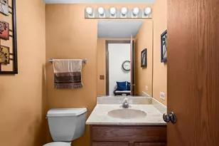 1566 N Windsor Dr, Arlington Heights, IL 60004 - Photo 21