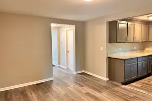 305 S Sterling St, Streator, IL 61364 - Photo 9