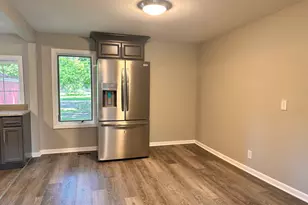 305 S Sterling St, Streator, IL 61364 - Photo 7