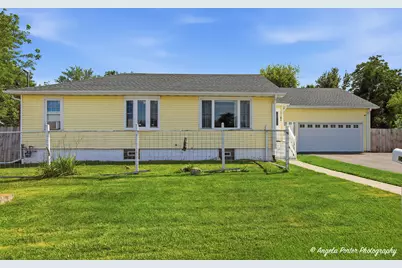 1513 12th Street, Waukegan, IL 60085 - Photo 1