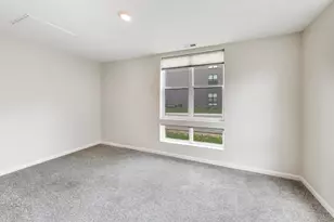 331 Summit Cir, Lombard, IL 60148 - Photo 3
