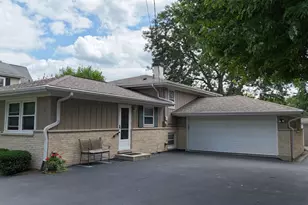 23 W 56th Pl, Westmont, IL 60559 - Photo 5
