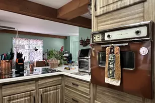 320 E Lincoln Ave, Watseka, IL 60970 - Photo 9