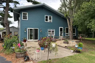 320 E Lincoln Ave, Watseka, IL 60970 - Photo 1