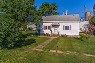 13223 N 2760 Rd, Forrest, IL 61741 - Photo 3