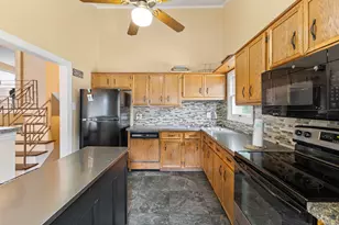 105 Willow St, Park Forest, IL 60466 - Photo 5