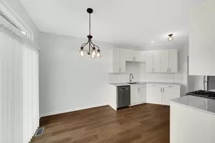 2325 Summerlin Dr, Aurora, IL 60503 - Photo 11