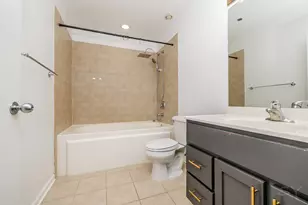 1122 W Catalpa Ave, Chicago, IL 60640 - Photo 15