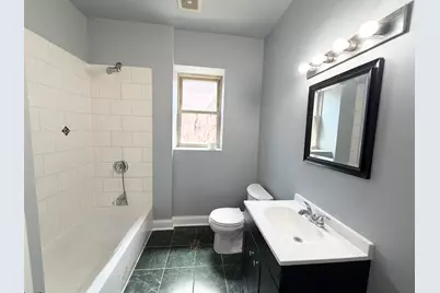7821 S Phillips Avenue #3, Chicago, IL 60649 - Photo 9