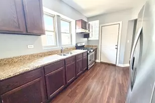 7821 S Phillips Ave, Chicago, IL 60649 - Photo 17