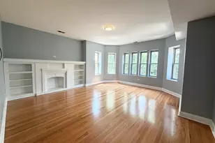 7821 S Phillips Ave, Chicago, IL 60649 - Photo 3