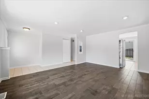 817 Stamford Ct, Schaumburg, IL 60193 - Photo 7