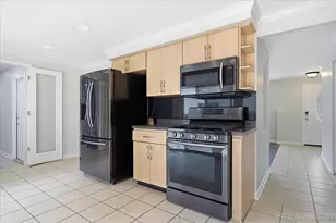 817 Stamford Ct, Schaumburg, IL 60193 - Photo 11