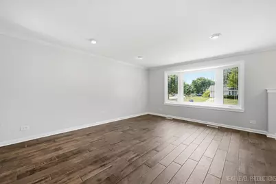 817 Stamford Court, Schaumburg, IL 60193 - Photo 5