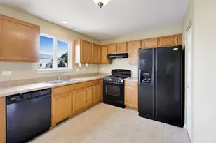 6820 Ayre Dr, McHenry, IL 60050 - Photo 9