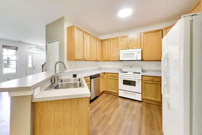 131 Springbrook Trail S, Oswego, IL 60543 - Photo 5