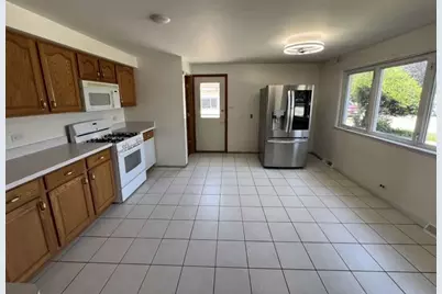 [Address not provided], Oak Lawn, IL 60453 - Photo 13
