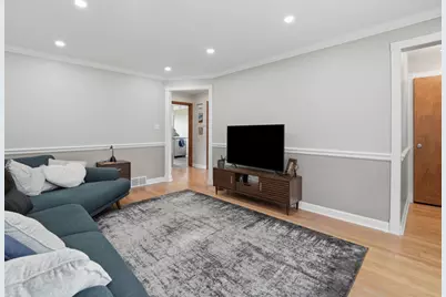5023 N Natoma Avenue, Chicago, IL 60656 - Photo 3