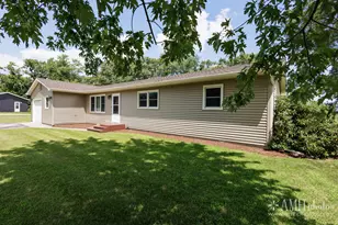 1871 S Oaklawn Dr, Saint Anne, IL 60964 - Photo 7
