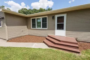 1871 S Oaklawn Dr, Saint Anne, IL 60964 - Photo 9