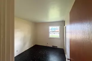 21 Scarsdale Rd, Montgomery, IL 60538 - Photo 13
