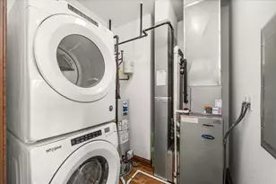 160 S River St, Aurora, IL 60506 - Photo 11
