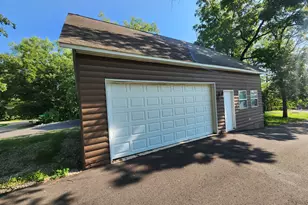 24 Magnolia Dr, Putnam, IL 61560 - Photo 5