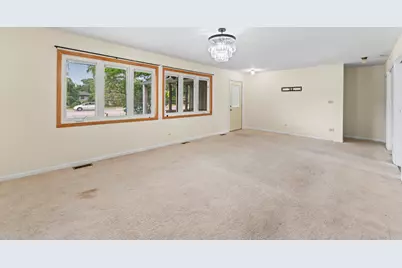109 Landmeier Road, Elk Grove Village, IL 60007 - Photo 5