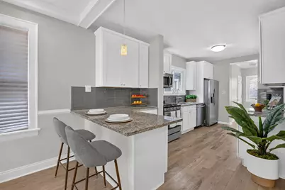 8526 S Euclid Avenue, Chicago, IL 60617 - Photo 7