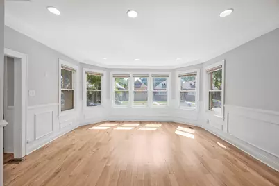 8526 S Euclid Avenue, Chicago, IL 60617 - Photo 3