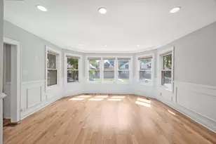 8526 S Euclid Ave, Chicago, IL 60617 - Photo 3