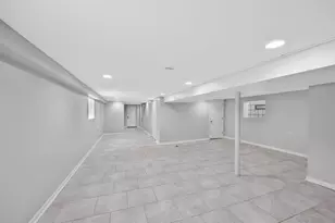 8526 S Euclid Ave, Chicago, IL 60617 - Photo 21