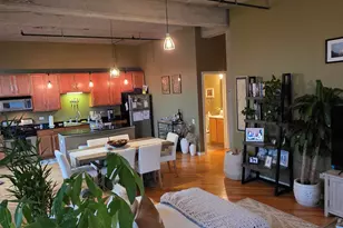 210 S Desplaines St, Chicago, IL 60661 - Photo 7