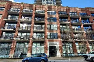 210 S Desplaines St, Chicago, IL 60661 - Photo 1
