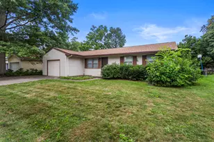 2306 Belmore Dr, Champaign, IL 61821 - Photo 3