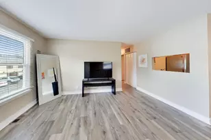 758 Moore Dr, Elk Grove Village, IL 60007 - Photo 7