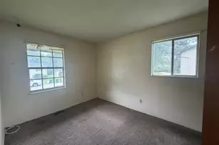 3620 Hummingbird Dr, Decatur, IL 62526 - Photo 11