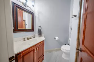 917 Jackson Ave, Naperville, IL 60540 - Photo 17