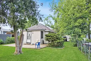 4919 Parkview Dr, McCullom Lake, IL 60050 - Photo 3