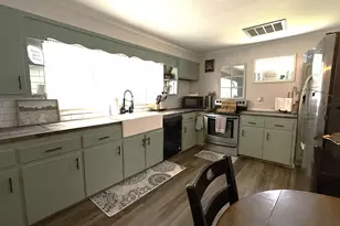 506 N Indiana Ave, Salem, IL 62881 - Photo 5