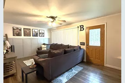 506 N Indiana Avenue, Salem, IL 62881 - Photo 3