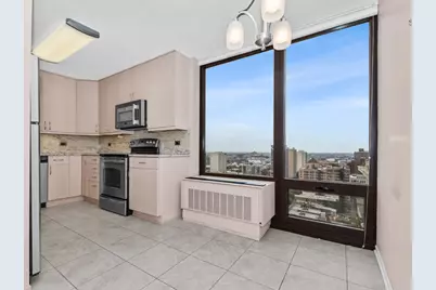 2500 N Lakeview Avenue #2105, Chicago, IL 60614 - Photo 9