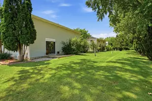 600 Bridgeport Pl, Wheeling, IL 60090 - Photo 15