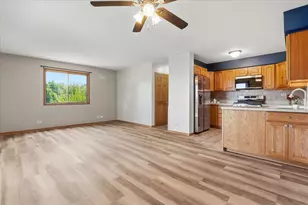 600 Bridgeport Pl, Wheeling, IL 60090 - Photo 5