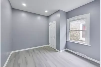 9549 S Calumet Avenue, Chicago, IL 60628 - Photo 15
