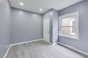 9549 S Calumet Ave, Chicago, IL 60628 - Photo 15