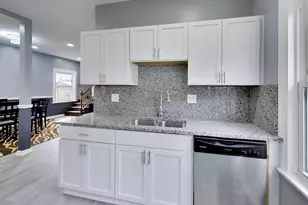 9549 S Calumet Ave, Chicago, IL 60628 - Photo 9