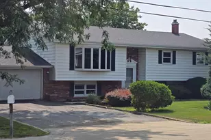 12135 Hillcrest Dr, Lemont, IL 60439 - Photo 1